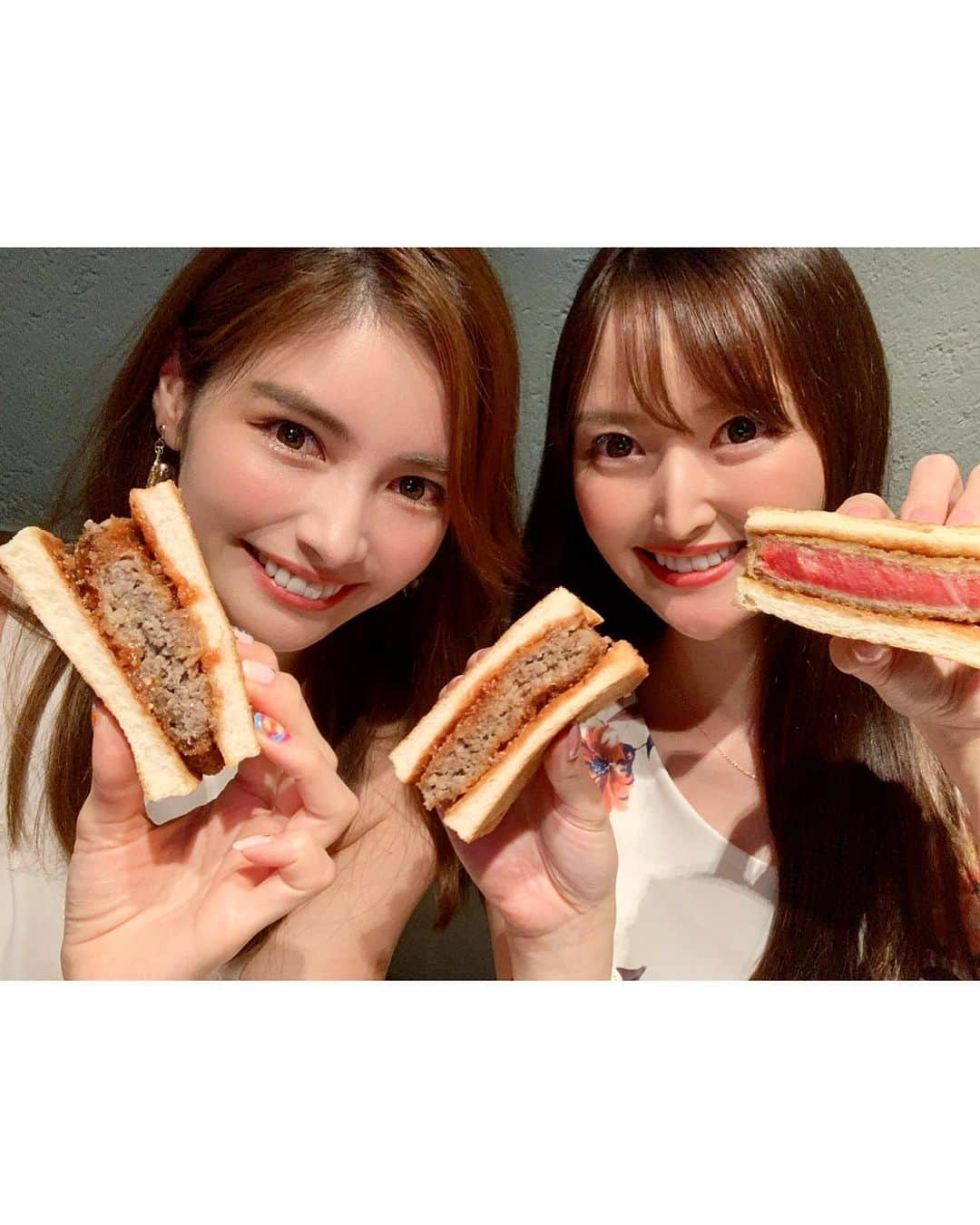 得あゆさんのインスタグラム写真 - (得あゆInstagram)「誕生日おめでとう🎂💞 #mybestfriend 何年経っても、どの写真も、食べてばっかりな私達でした🍖  食べ物屋さんいくと、必ず一眼レフで 永遠に写真撮るから本当に面白いし📸、 こんな可愛い見た目して、食べる量育ち盛りの少年。 私がどんな事しでかしても、一度もドン引きせず← 広い心で受け入れてくれてありがとう🙏🏻  私たち見た目も中身も正反対だからいいのかなー？🤣 これからもお互いの人生を全力で生きようね❤️‍🔥 ・ ・ ・ ・ ・ ・ ・ ・ ・ ・ ・ #bestfriend#親友#誕生日#誕生日ケーキ#誕生日おめでとう#肉食女子#仲良し#マブダチ#焼肉大好き#結婚式#楽しみ#会えるの楽しみ#会いたい#遠距離恋愛#東京#大阪#ハッピーバースデー#誕生日サプライズ#誕生日ご飯#女子会#女子旅#お肉#肉#ディナー#港区女子#happybirthday#yakiniku#girlsnight#ツーショット」1月23日 22時46分 - tokuayu819