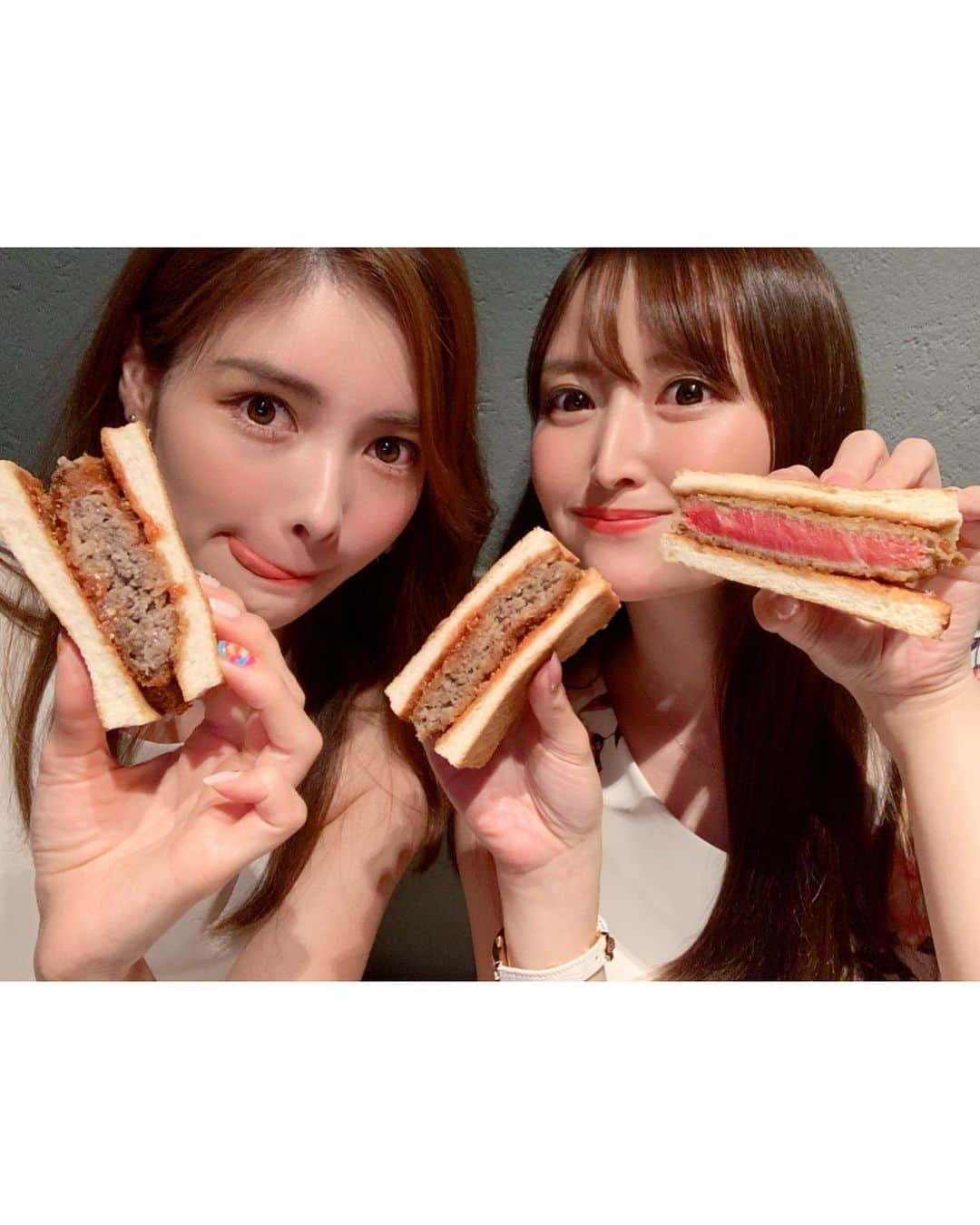 得あゆさんのインスタグラム写真 - (得あゆInstagram)「誕生日おめでとう🎂💞 #mybestfriend 何年経っても、どの写真も、食べてばっかりな私達でした🍖  食べ物屋さんいくと、必ず一眼レフで 永遠に写真撮るから本当に面白いし📸、 こんな可愛い見た目して、食べる量育ち盛りの少年。 私がどんな事しでかしても、一度もドン引きせず← 広い心で受け入れてくれてありがとう🙏🏻  私たち見た目も中身も正反対だからいいのかなー？🤣 これからもお互いの人生を全力で生きようね❤️‍🔥 ・ ・ ・ ・ ・ ・ ・ ・ ・ ・ ・ #bestfriend#親友#誕生日#誕生日ケーキ#誕生日おめでとう#肉食女子#仲良し#マブダチ#焼肉大好き#結婚式#楽しみ#会えるの楽しみ#会いたい#遠距離恋愛#東京#大阪#ハッピーバースデー#誕生日サプライズ#誕生日ご飯#女子会#女子旅#お肉#肉#ディナー#港区女子#happybirthday#yakiniku#girlsnight#ツーショット」1月23日 22時46分 - tokuayu819