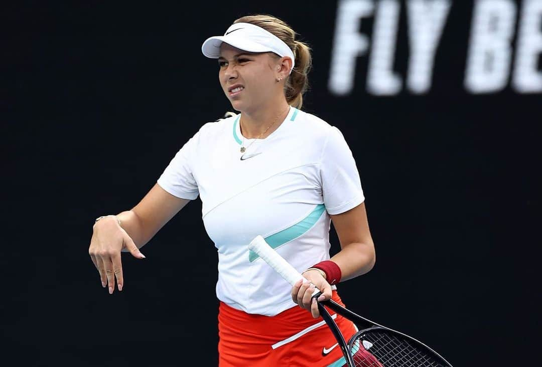 アマンダ・アニシモワさんのインスタグラム写真 - (アマンダ・アニシモワInstagram)「Thanks for the support the last couple of weeks Melbourne. It was a pleasure as always sharing the court with Ash yesterday, who is an incredible role model. See you guys at the next one, gonna get some rest now. ✌️🙏🏽」1月24日 8時32分 - amandaanisimova