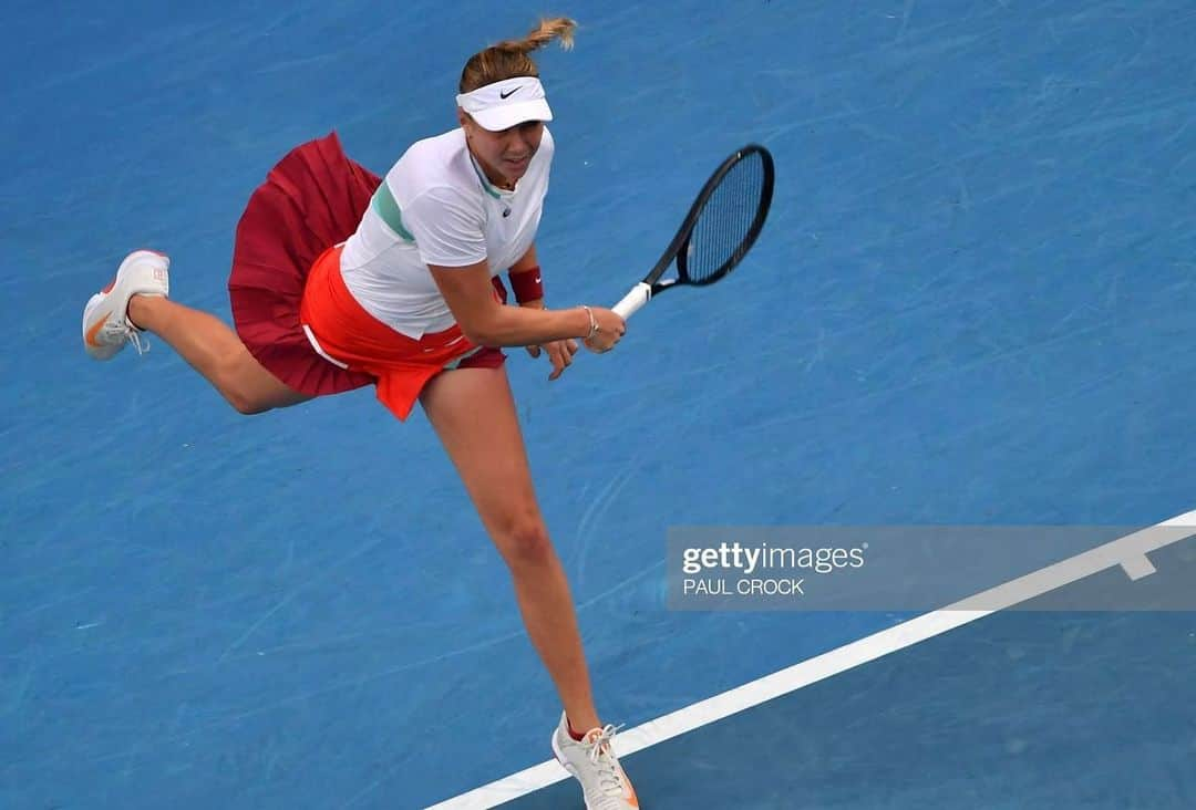 アマンダ・アニシモワさんのインスタグラム写真 - (アマンダ・アニシモワInstagram)「Thanks for the support the last couple of weeks Melbourne. It was a pleasure as always sharing the court with Ash yesterday, who is an incredible role model. See you guys at the next one, gonna get some rest now. ✌️🙏🏽」1月24日 8時32分 - amandaanisimova