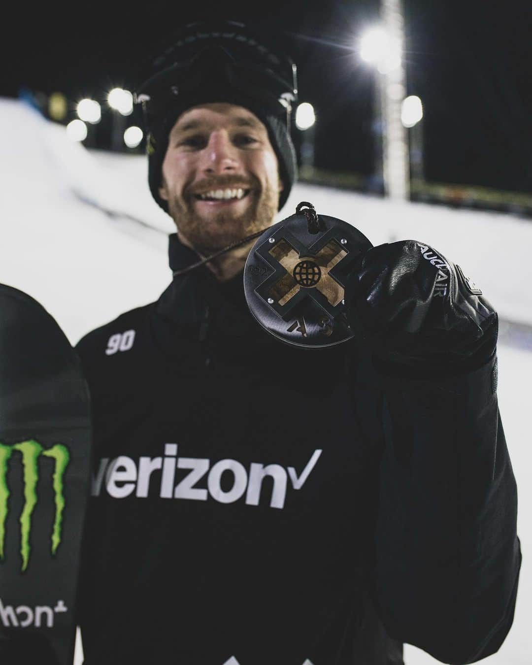 マックス・パロットのインスタグラム：「YESSS 🔥 So stoked on landing two triple 1800 at @xgames!!! Learned the FS one in practice the day before! 🙌🏻 Thanks everyone for all the support! 🙏🏻  Congratz @marcuskleveland and @renerinnekangas!!!  photos: @chriswitwicki」