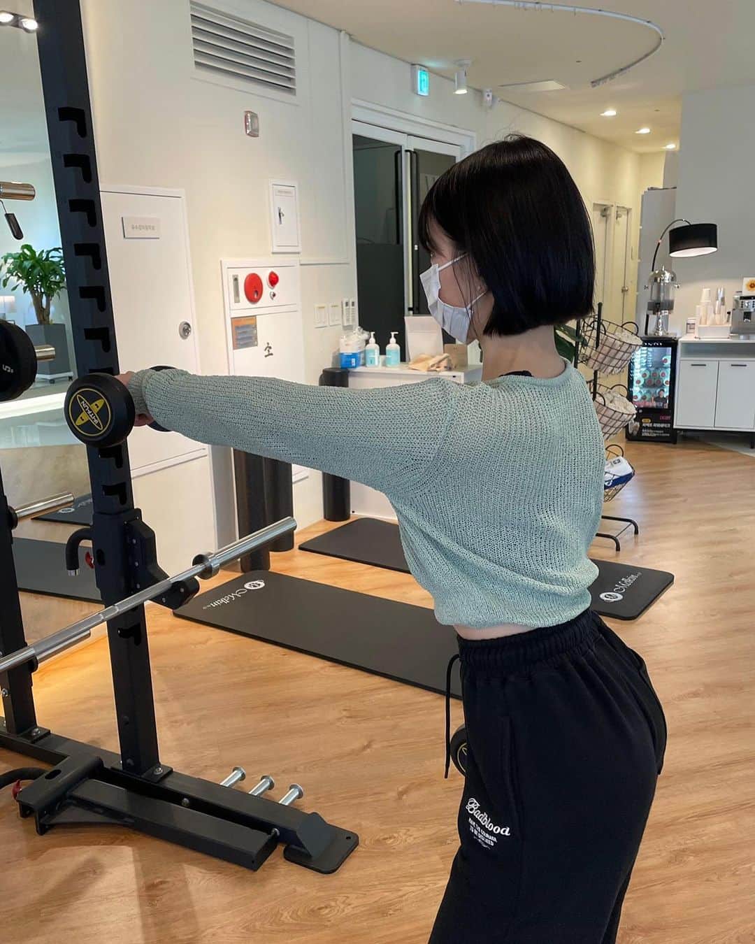 ウナのインスタグラム：「Eunha and her weightlifting agenda💪🏻🏋🏻‍♀️ –Nana」