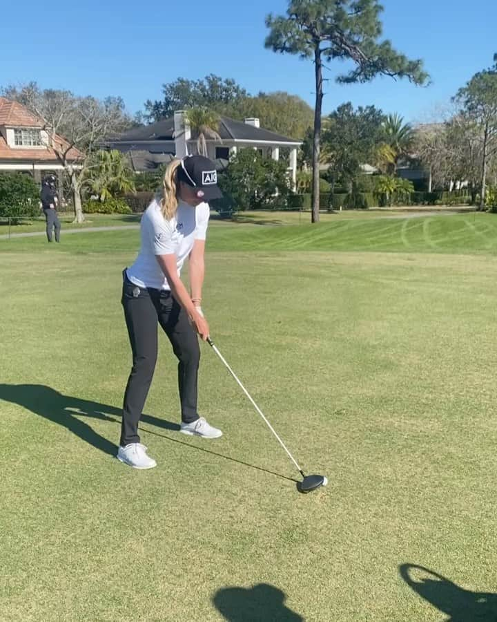 ソフィア・ポポフのインスタグラム：「If only every other shot was a DOD…💀 Love being back at @lakenonagcc for the @hiltongrandvacations TOC. It’s good to be back 💪 📸 cred: @collis1664 🤙」