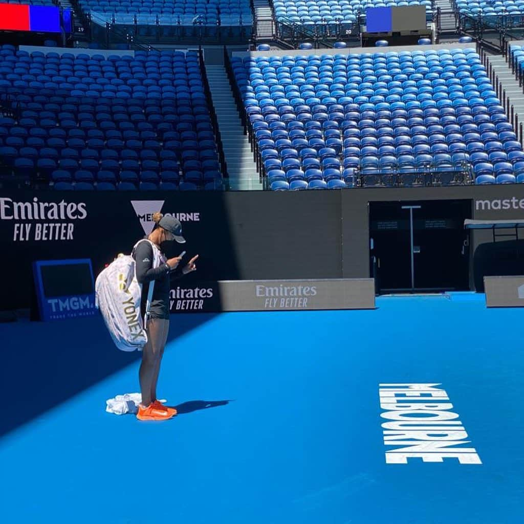 大坂なおみさんのインスタグラム写真 - (大坂なおみInstagram)「bye Melbourne 🥺👋🏾 I love you and I had such a great time. Thank you to everyone who came out to my matches, every day was really so much fun. Until next time ❤️」1月24日 5時55分 - naomiosaka