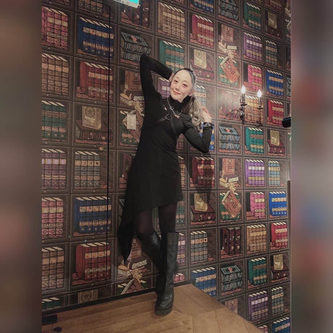 のインスタグラム：「Had a perfect day with Rino Shinomiya(篠宮梨乃), a lolita fashion model💕 ⠀ #twitedwonderland  #TwistedWonderlandCafe  #QpotCafe」