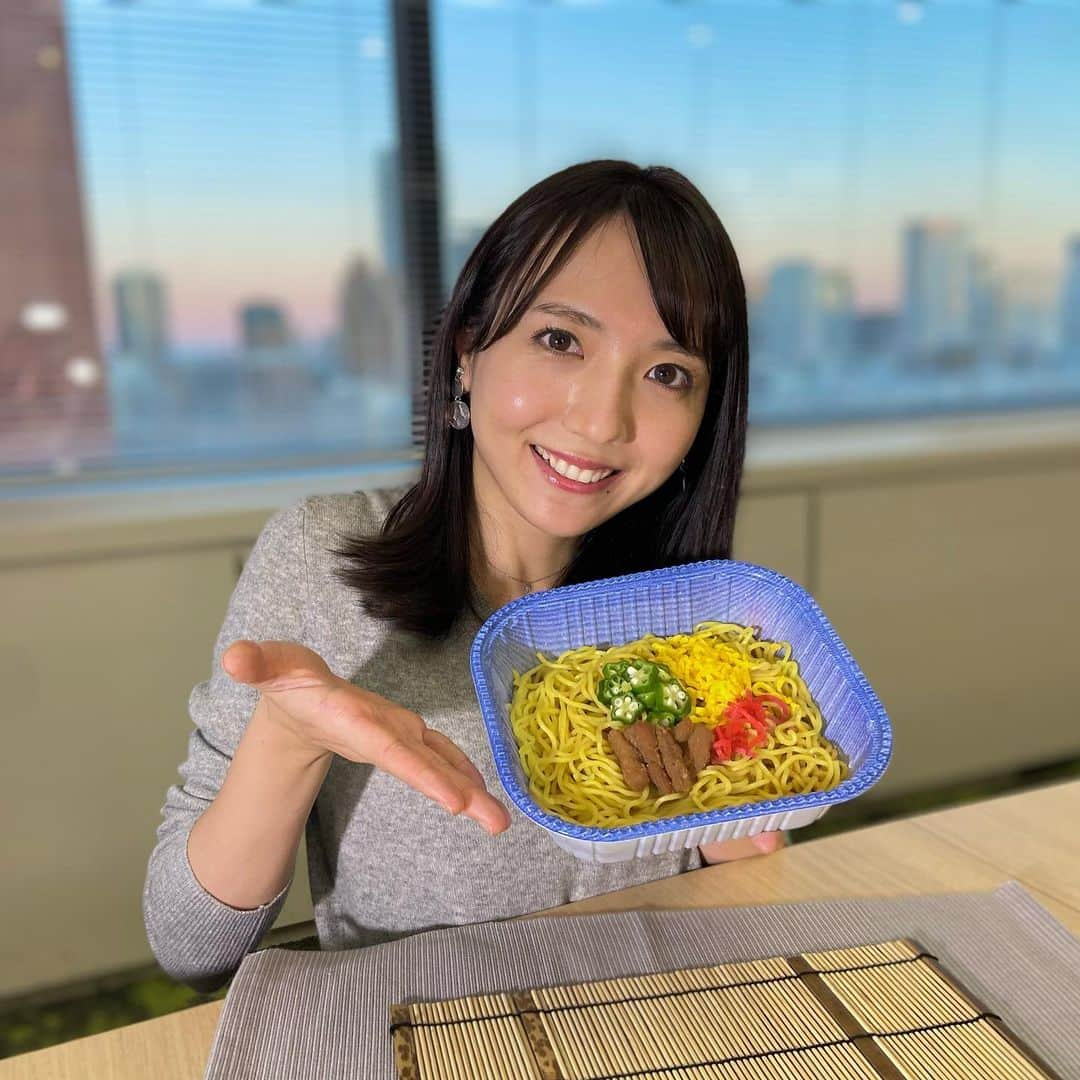 森遥香さんのインスタグラム写真 - (森遥香Instagram)「. 明日の #ZIP! 特集は冷凍食品に注目！ 最先端の冷凍食品を調理、 そして工場にも潜入してきました🎤 明日朝、ぜひご覧ください☺️ . (背景が綺麗だったのでこちらにも載せてみました✌️) . .」1月24日 18時02分 - moriri_h