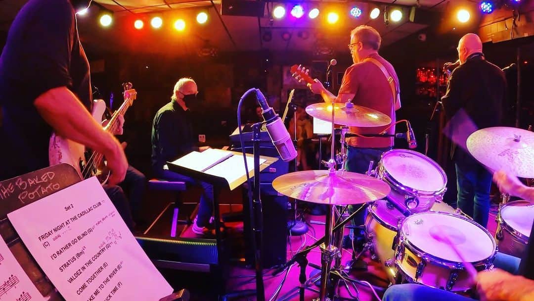 のインスタグラム：「Some jamz from the other night down @bakedpotatojazzclub  @branfields1 @howsbiz  @mitchelforman  Jimmy Earl」