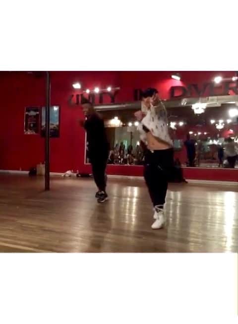 マアサ・イシハラのインスタグラム：「Miss dancing with my bro @seewiggins」