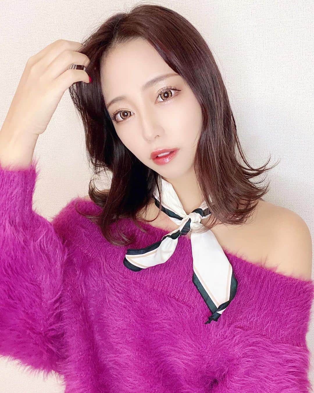 福井柑奈さんのインスタグラム写真 - (福井柑奈Instagram)「髪の毛きれいきれいしてもらいました〜✨ CARE梅田さんいつもありがとうございます🥰　(@careumeda ) 行きつけすぎて行きつけすぎ🙆🏼‍♂️笑 (@toku.18 )担当様✌︎  髪色明るくなってたので すこーし大人しくしてもらいました♡ そしてすこーしピンク系💓ほどよくて儚くていい☺️💓💓  なので服の色も寄せました(笑)  ヘッドスパもしてもらたよ〜🧖🏻‍♀️最高！ 香りを選ぶところからいつもワクワク！ (@y20_oda )ヘッドスパの使者ありがとう〜🙏🏻😁  #美容院 #美容院行ってきた #アッシュグレー #ヘアカラー #トリートメント #大阪 #梅田 #ヘアサロン #サロンモデル #ヘアスタイル #フォロワー募集中 #コメント大歓迎 #careumeda #haircolor #hair #hairstyle #japan #hairsalon #haircolour #japanesegirl #beautiful #love #instagood #swag #💇🏻‍♀️ #❤️#followme #comment」1月24日 12時48分 - kanna_fukui