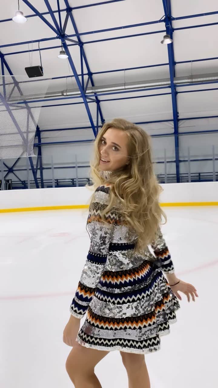 エレーナ・ラジオノワのインスタグラム：「Всем воздушного понедельника 🤍」