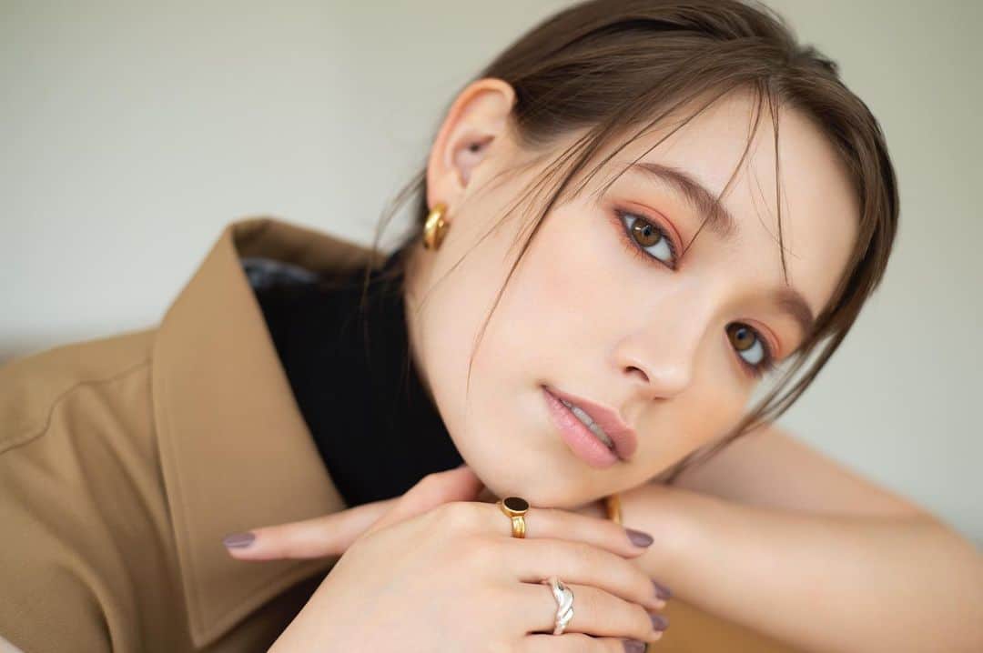 花盛友里のインスタグラム：「Shooting for @bitekicom   いろんなメイクさんが登場するすごく豪華な企画！  可愛いメイク盛りだくさんで楽しかったー！！」