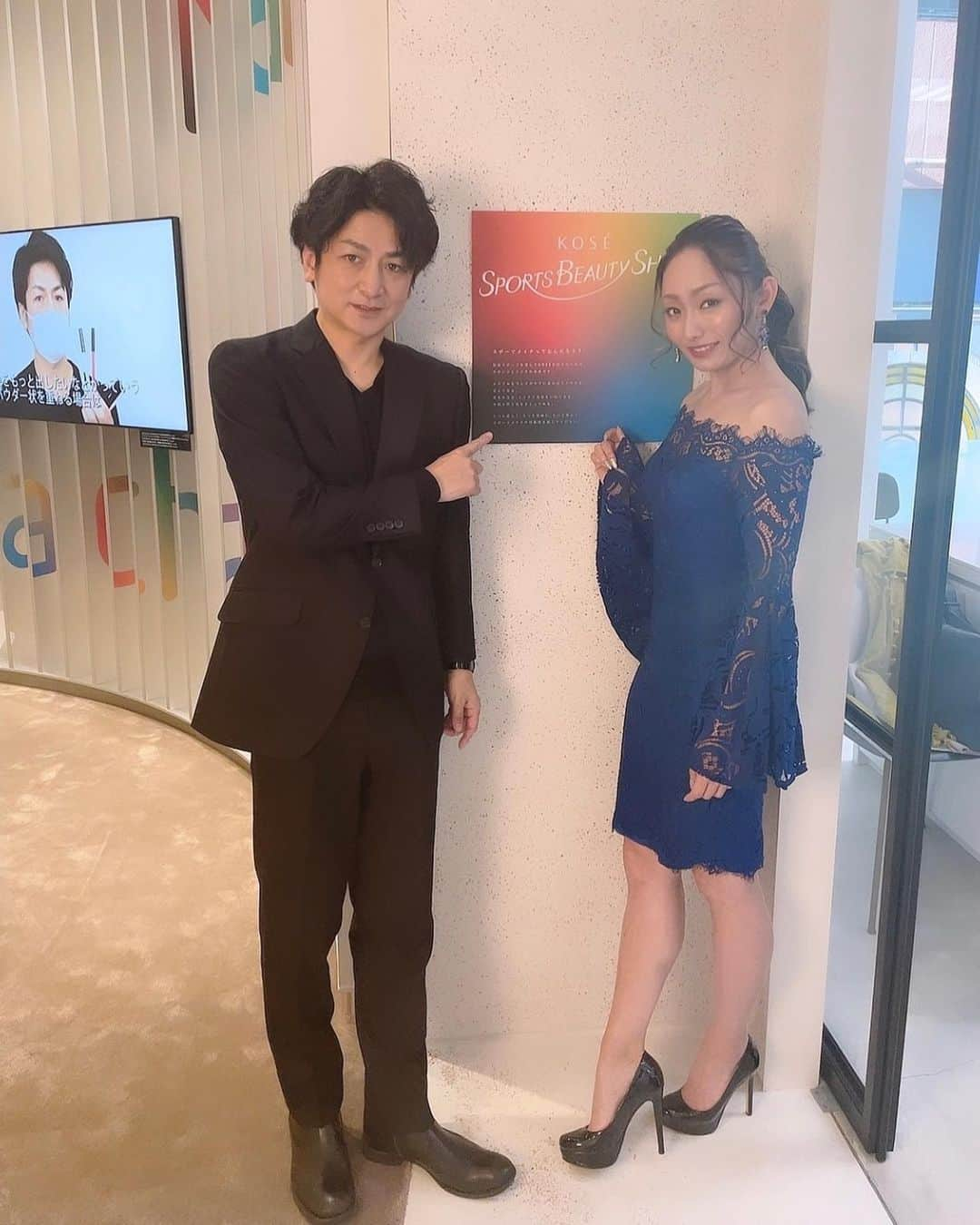 安藤美姫さんのインスタグラム写真 - (安藤美姫Instagram)「I have a event with KOSÉ Corporation and talk about Figure skating how to put make up on. I talk about my 2010 Olympic story. Also shows in my Insta story how to put my Cleopatra make up.  Thank you for having me with you KOSÉ!!!  本日　Maison KOSÉ銀座にて  フィギュアメイク対談 ～伝説のクレオパトラメイクを再現～ フィギュアスケートと化粧品の関係性についてのイベントに出演させて頂きました。 KOSÉさんには2006年からフィギュアスケートを支えて頂きながらたくさんのメイクトレンドを教えて頂きました。 そしてその当時からお世話になっている石井さん 再現メイク本当にありがとうございました🙇🏻‍♀️ さすがプロ最高でした！  今回このようなメイクとスポーツを繋ぐ架け橋となるような素敵なイベントにお声がけいただいた事 本当にスケーターとして スケーターメイク番長として嬉しかったです☺️ 今後ともスポーツの応援をよろしくお願いします。  #kose  #コーセー  #メゾンコーセー銀座 #maisonkose銀座  #メゾンコーセー  #maisonkose  #スポーツメイク  #フィギュアスケート #安藤美姫 #mikiando」1月24日 17時00分 - miki_m_ando0403