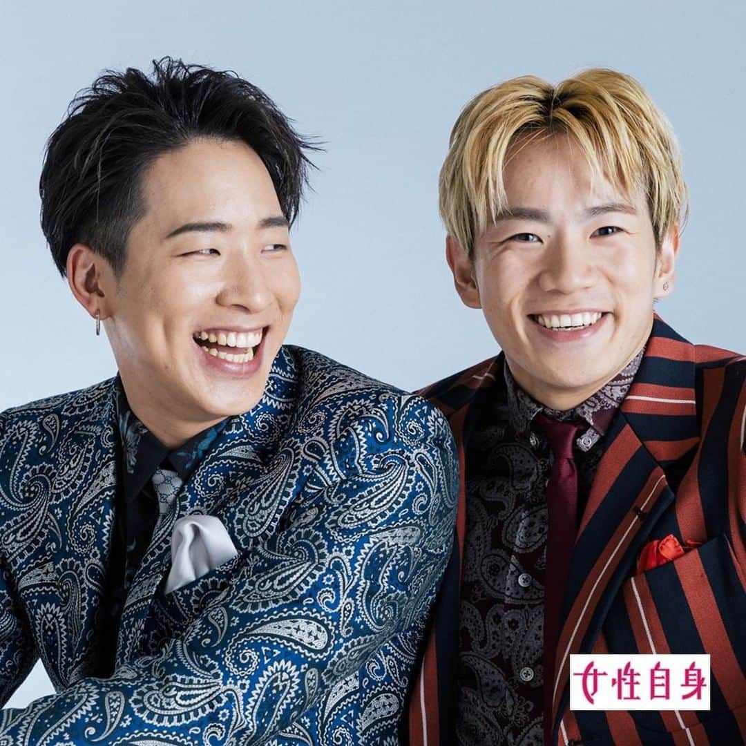 女性自身 (光文社)さんのインスタグラム写真 - (女性自身 (光文社)Instagram)「▲THE RAMPAGE語る5年間の思い出「余興でも仕事並みに真剣！」 --- 1月25日にデビュー5周年を迎えるTHE RAMPAGE from EXILE TRIBE。同日には、4枚目のアルバム『RAY OF LIGHT』をリリース。“16人のパフォーマンスで世界を照らす”がテーマの同作品で2022年の音楽活動を本格始動する。 女性自身では、リーダーの陣（27）をはじめ、ボーカルのRIKU（27）、パフォーマーの岩谷翔吾（24）、浦川翔平（24）にインタビュー。最新アルバムの聴きどころや5年間でいちばん印象に残っているエピソードなどを聞いた。 ――メンバー同士で5周年のお祝いなどをする予定はありますか？ 岩谷：やりたいという気持ちは山々なんですけど、うちは16人の大所帯なので、今は控えようという感じですね。 陣：この間、収録でメンバーとバーベキューをしたんです。仕事ではありましたけど、一緒に食事をするのも本当にひさしぶりで、あっという間でしたね。 岩谷：やっぱ、バーベキューとかいいよね。グランピング施設とか見ると、みんなでやりたいなあって思う。 RIKU：自然に触れて、いい空気を吸って、お酒をたしなみながら肉とかいっぱい焼いて食べるって楽しいじゃない。 📸 by 夛留見彩 --- ▶️続きは @joseijisin のリンクで【WEB女性自身】へ ▶️ストーリーズで、スクープダイジェスト公開中📸 ▶️投稿の続報は @joseijisin をフォロー＆チェック💥 --- #THERAMPAGE #THERAMPAGEfromEXILETRIBE #陣 #RIKU #岩谷翔吾 #浦川翔平 #RAYOFLIGHT #夛留見彩 #女性自身」1月24日 20時00分 - joseijisin