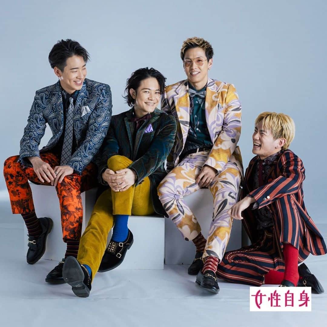 女性自身 (光文社)さんのインスタグラム写真 - (女性自身 (光文社)Instagram)「▲THE RAMPAGE語る5年間の思い出「余興でも仕事並みに真剣！」 --- 1月25日にデビュー5周年を迎えるTHE RAMPAGE from EXILE TRIBE。同日には、4枚目のアルバム『RAY OF LIGHT』をリリース。“16人のパフォーマンスで世界を照らす”がテーマの同作品で2022年の音楽活動を本格始動する。 女性自身では、リーダーの陣（27）をはじめ、ボーカルのRIKU（27）、パフォーマーの岩谷翔吾（24）、浦川翔平（24）にインタビュー。最新アルバムの聴きどころや5年間でいちばん印象に残っているエピソードなどを聞いた。 ――メンバー同士で5周年のお祝いなどをする予定はありますか？ 岩谷：やりたいという気持ちは山々なんですけど、うちは16人の大所帯なので、今は控えようという感じですね。 陣：この間、収録でメンバーとバーベキューをしたんです。仕事ではありましたけど、一緒に食事をするのも本当にひさしぶりで、あっという間でしたね。 岩谷：やっぱ、バーベキューとかいいよね。グランピング施設とか見ると、みんなでやりたいなあって思う。 RIKU：自然に触れて、いい空気を吸って、お酒をたしなみながら肉とかいっぱい焼いて食べるって楽しいじゃない。 📸 by 夛留見彩 --- ▶️続きは @joseijisin のリンクで【WEB女性自身】へ ▶️ストーリーズで、スクープダイジェスト公開中📸 ▶️投稿の続報は @joseijisin をフォロー＆チェック💥 --- #THERAMPAGE #THERAMPAGEfromEXILETRIBE #陣 #RIKU #岩谷翔吾 #浦川翔平 #RAYOFLIGHT #夛留見彩 #女性自身」1月24日 20時00分 - joseijisin