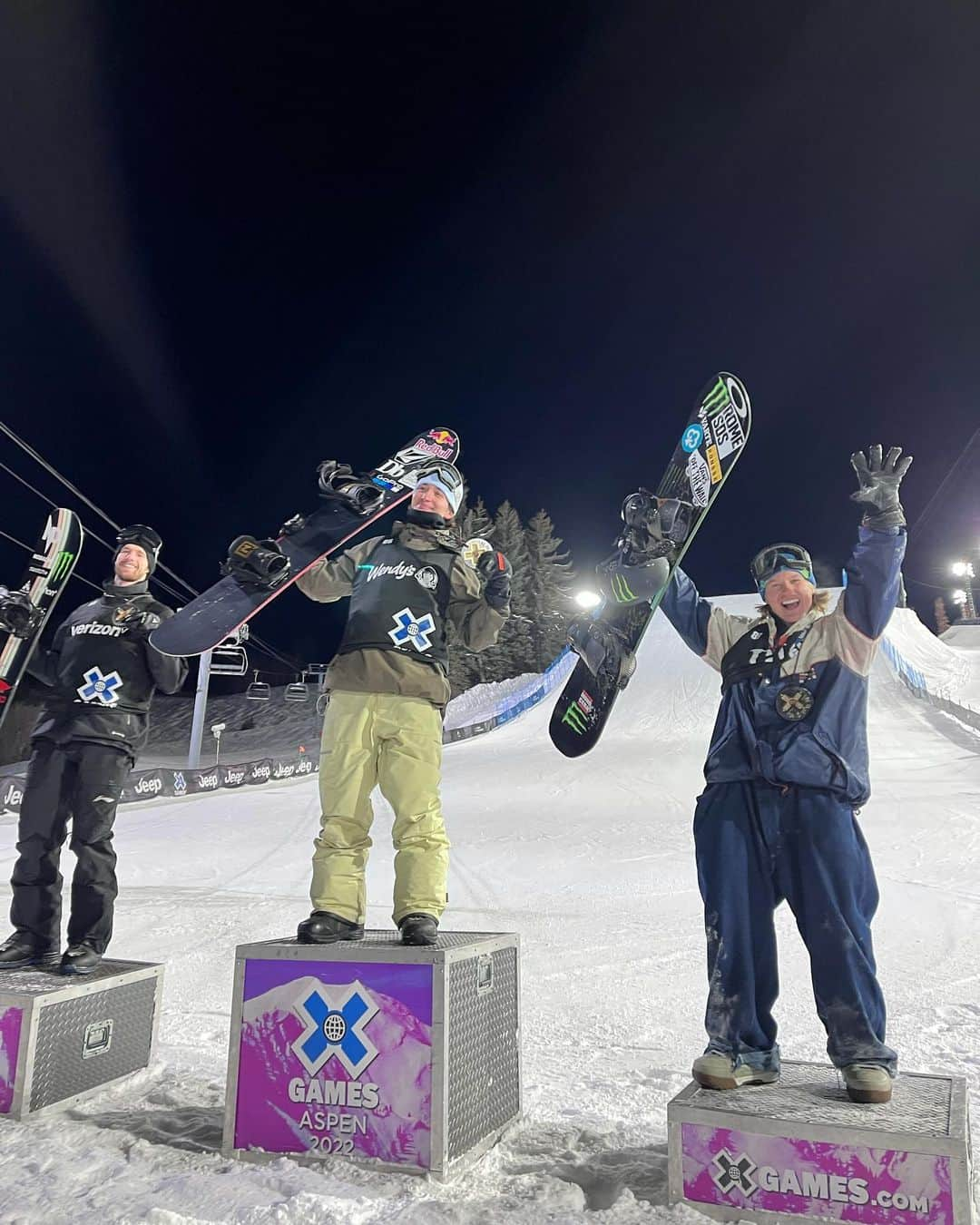 マルクス・クリーブランドさんのインスタグラム写真 - (マルクス・クリーブランドInstagram)「Wildest week of my life! To earn 3 medals at @xgames this week just feels surreal🥇🥇🥈🤯 thank you all for the love once again, really appreciate it❤️ #xgames」1月24日 20時53分 - marcuskleveland