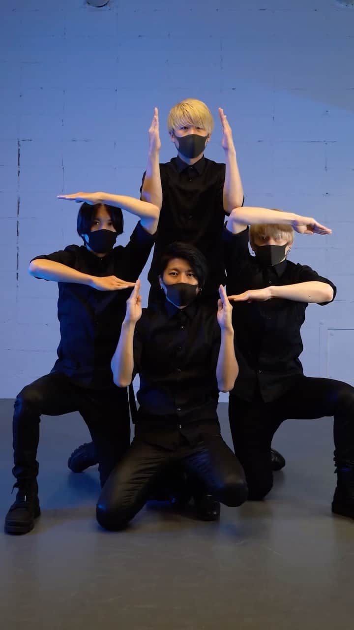 ザンゲ（ZANGE）のインスタグラム：「Hand Domino🕺🕺🕺🕺 @xtrap.official」
