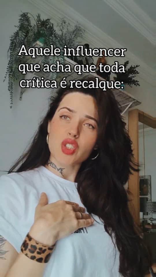 Anna Vargasのインスタグラム：「Às vezes é só ranço mesmo, bem... 🤭 . #recalque #influencer #famosinhos #midiassociais」