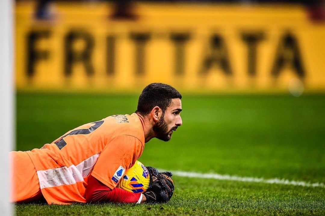 ルカ・レッツェリーニさんのインスタグラム写真 - (ルカ・レッツェリーニInstagram)「San Siro è quello stadio che ogni bambino che comincia a giocare a calcio sogna. Lo vedi in tv, vedi grandi campioni giocarci e ti sembra così lontano dalla realtà. Sabato ho realizzato questo sogno.」1月25日 1時44分 - lucalezzerini