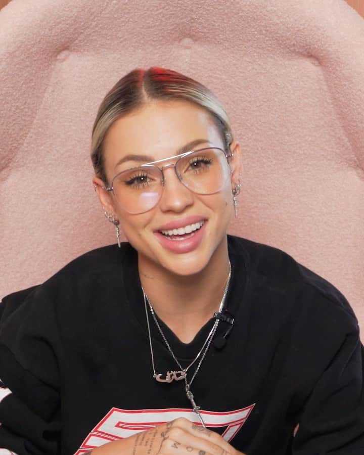 チャーリー・ジョーダンのインスタグラム：「New video dropping today at 12pm talking about how I started my brand @beautyinpain 🖤 make sure you subscribe to my YouTube channel for more videos. Love you guys!」