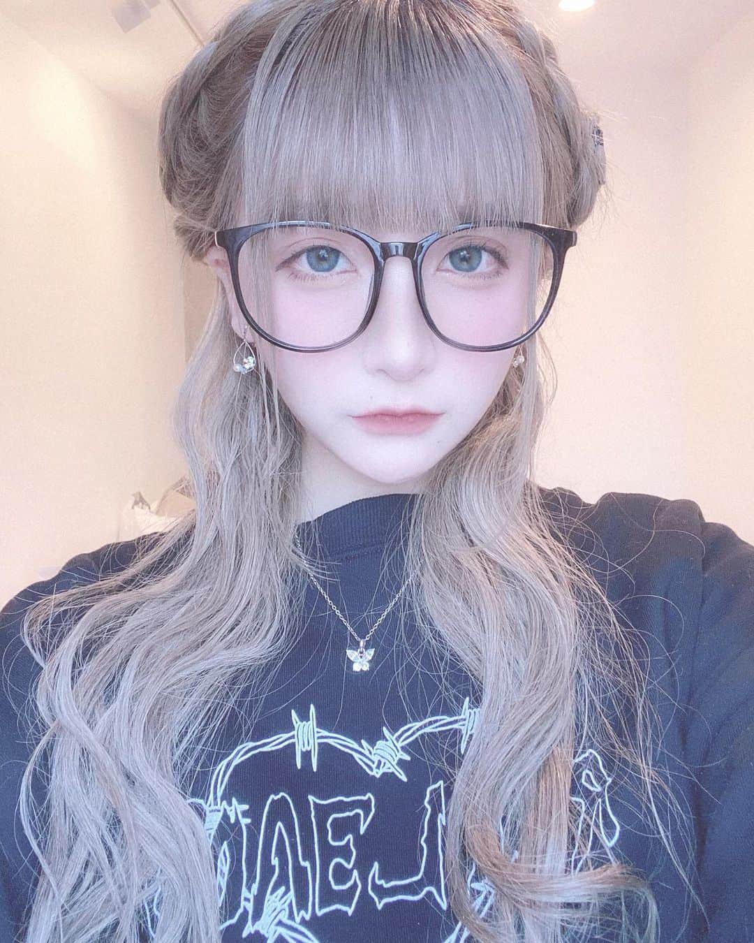 琥珀しえるのインスタグラム：「૮ . ̫ . ა お洋服大好きなilililさんの〜( ◜ ֊◝ )♥  #ililil」