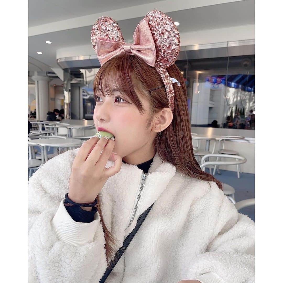 横田未来さんのインスタグラム写真 - (横田未来Instagram)「大きい口で食べます #リトルグリーンメン」1月25日 21時52分 - mirai_yokoda