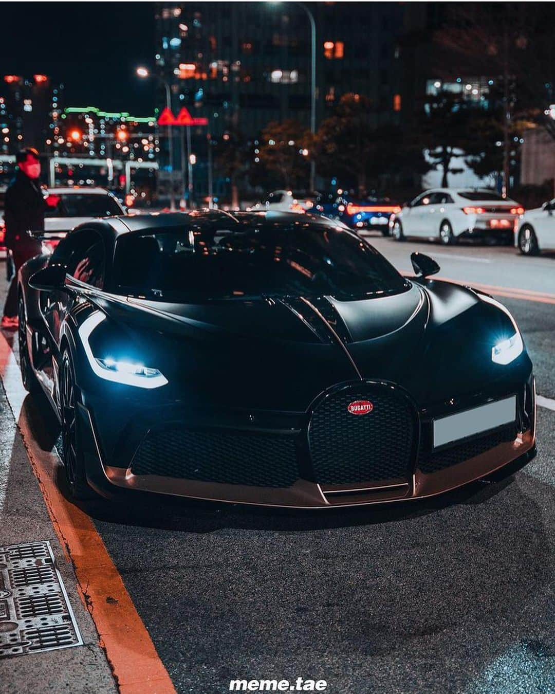 Amazing Carsさんのインスタグラム写真 - (Amazing CarsInstagram)「Bugatti Divo😈  Photo via: @meme.tae   #Bugatti #Chiron #Divo #BugattiDivo」1月25日 22時55分 - amazingcars247