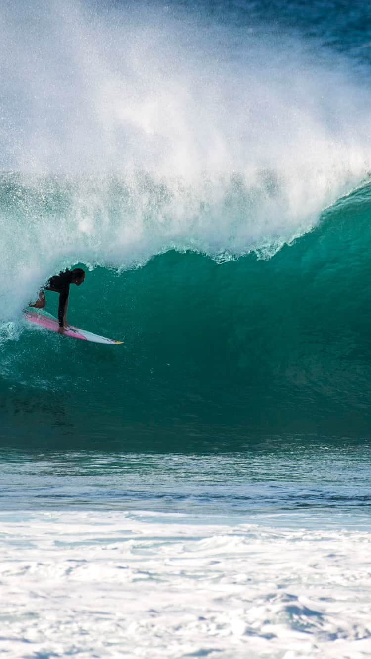 カリッサ・ムーアのインスタグラム：「Sneaky one before dark 🌊 thanks @badboyryry_ for the pic and @jesseyonover for the clip ☺️」