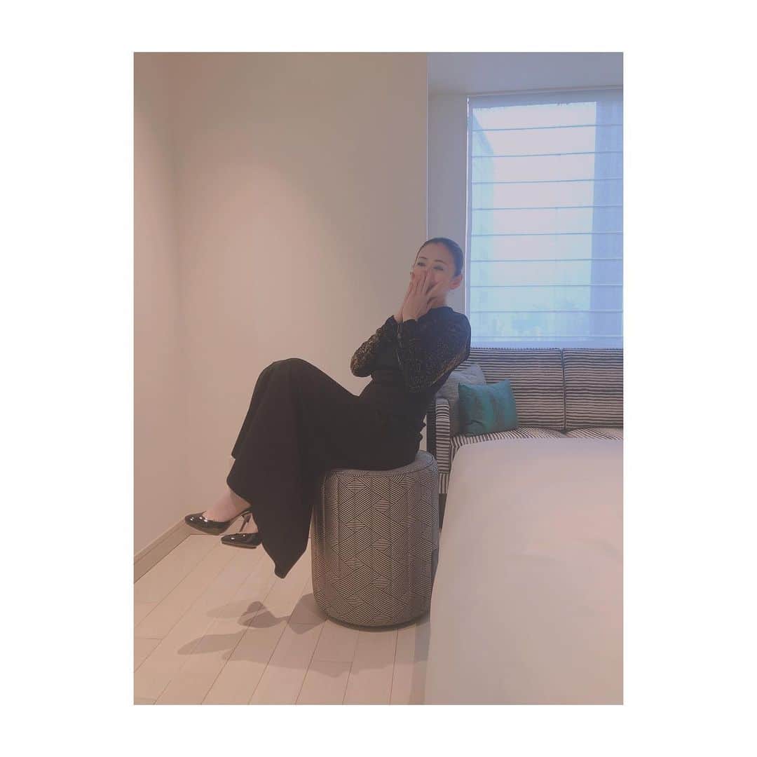 松雪泰子のインスタグラム：「.  神州無頼街制作会見 ライブ配信ご視聴 ありがとうございました✨ #福士蒼汰さん #宮野真守さん #高嶋政宏さん #松雪泰子 #神州無頼街」