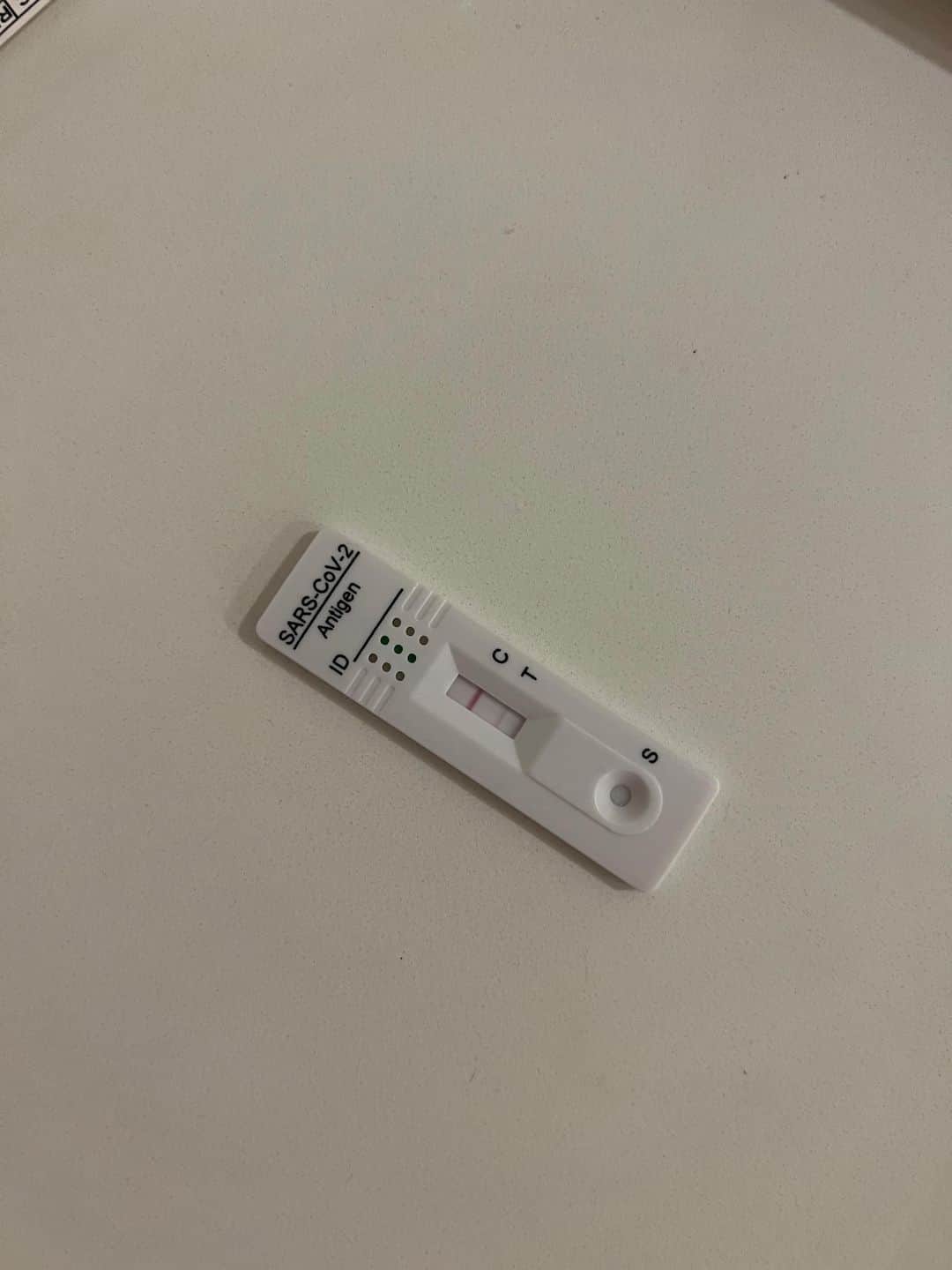 MaryanaRoのインスタグラム：「А вот и мой первый COVID -19 😷」