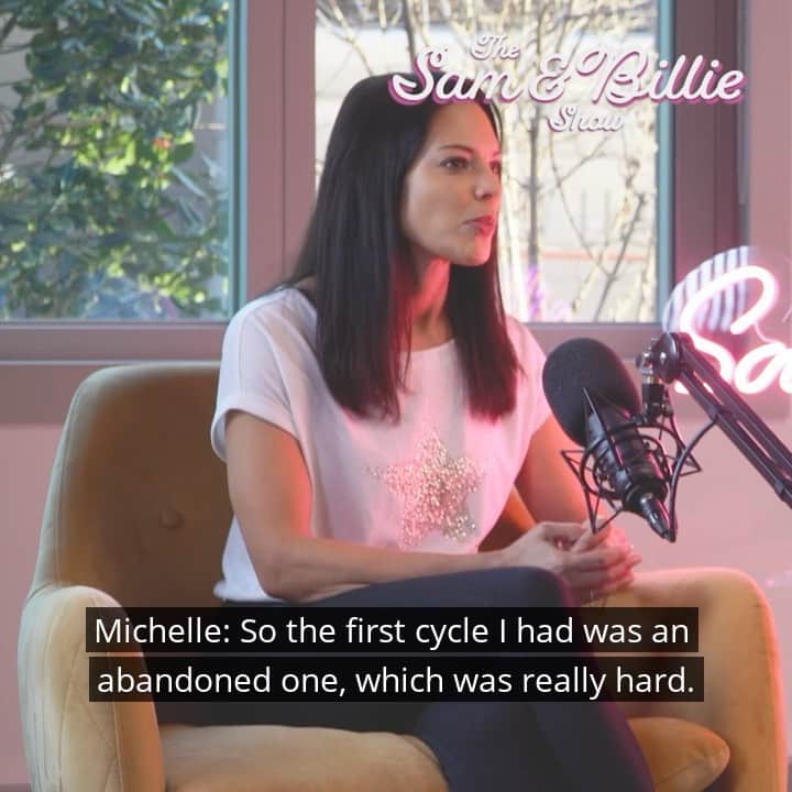 サム・フェアーズのインスタグラム：「Not everybody has a straight forward journey into motherhood. I felt like it was so important to explore and speak openly about women using a sperm donor and IVF. A subject that isn’t spoken about to much. Michelle tells us her story on how she became a single mother via a sperm donor and IVF.  She said ‘it was the best decision she ever made’ her story is incredible ✨ listen now for the whole story 🥰 @thesamandbillieshow (link in bio) Thank you @lifeaccordingto_lois for being so brave and open about your journey, you’re going to help and inspire so many people ❤️」