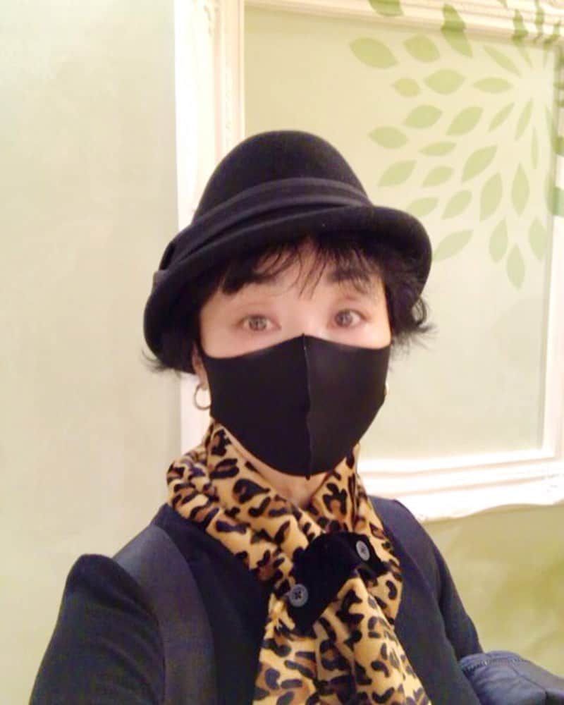小川知子さんのインスタグラム写真 - (小川知子Instagram)「#アニマルプリント好き  #ミニワンピ  #ソックスブーツ  #帽子好き  #小川知子  こんばんわ〜。  今日も寒いけど 風邪ひかないようにねー。」1月25日 17時48分 - tomoko_ogawa_
