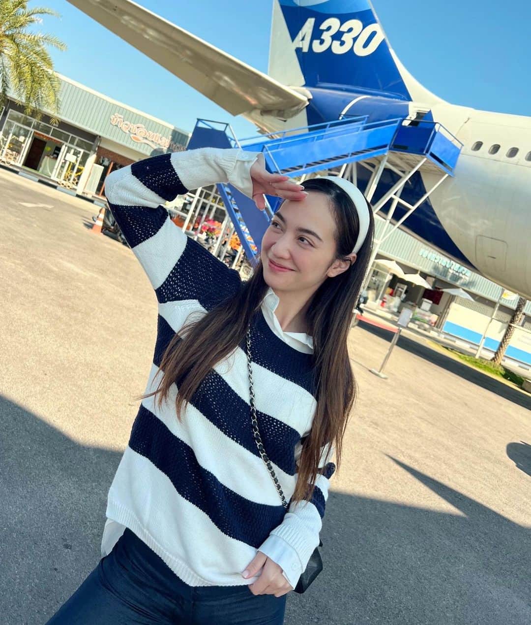 インヤのインスタグラム：「คาเฟ่เครื่องบินที่เชียงใหม่ ⛅️🛫😜」