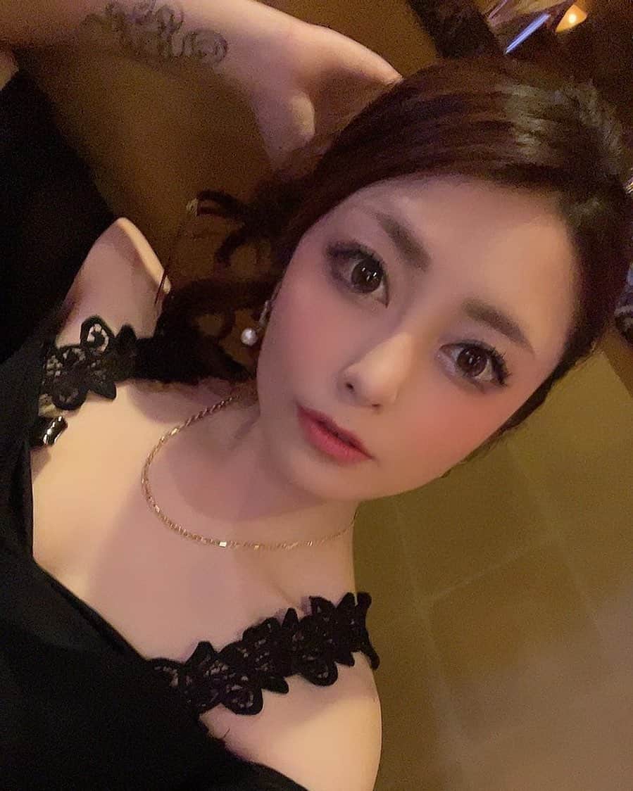 桜井あゆのインスタグラム：「ポニーテールとシュシュなんか しちゃったりして。」