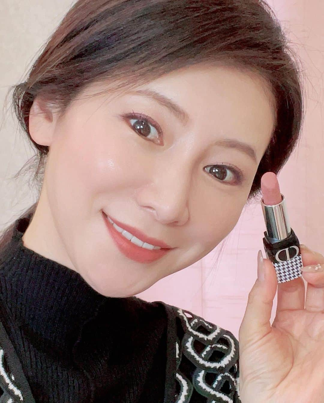 水谷雅子さんのインスタグラム写真 - (水谷雅子Instagram)「アイメイク＆口紅💄 ケイトのアイシャドウはコスパで発色がいいですよね😉👍✨ 見たままの色で肌なじみがよく綺麗につきます。 ケイト　3DプロデュースシャドウPU-1 #メイク#アイメイク#makeup  #アイシャドウ#ケイト3dプロデュースシャドウ  #アイライナー#アイライナーdup #ディオールコスメ #口紅 #dior #diormakeup #ディオール #ディオールコスメ #限定コスメ #ディオールスキンフォーエヴァークッション  #ルージュディオールヌードルックベルベット #水谷雅子#水谷雅子beautybook50の私  #水谷雅子の美容の秘訣シリーズ」1月25日 20時36分 - mizutanimasako