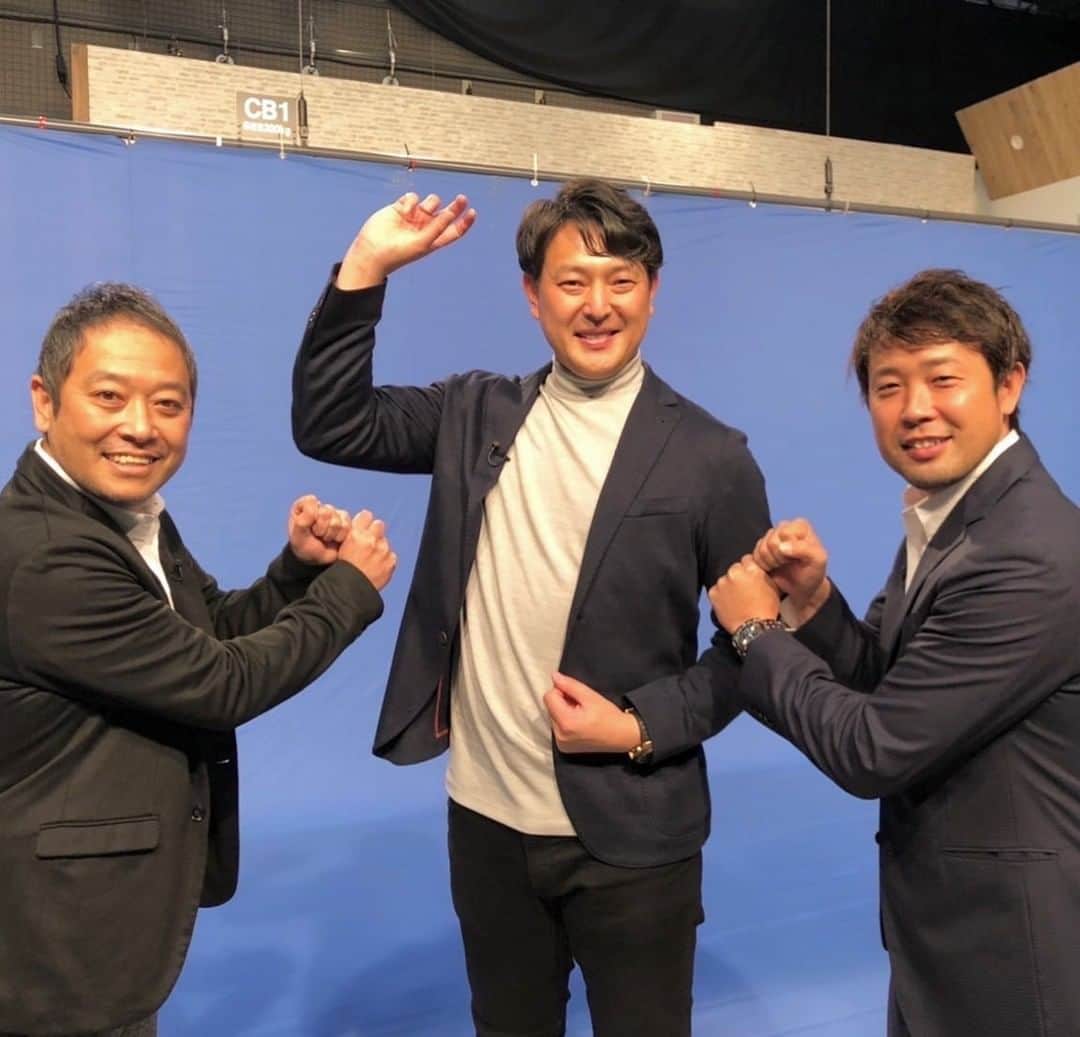 岩隈久志のインスタグラム：「礒部さんと鉄平と^_^ 楽しかったです！  今週の土曜日 仙台放送「スポルたん！」 ぜひご覧下さい^_^」