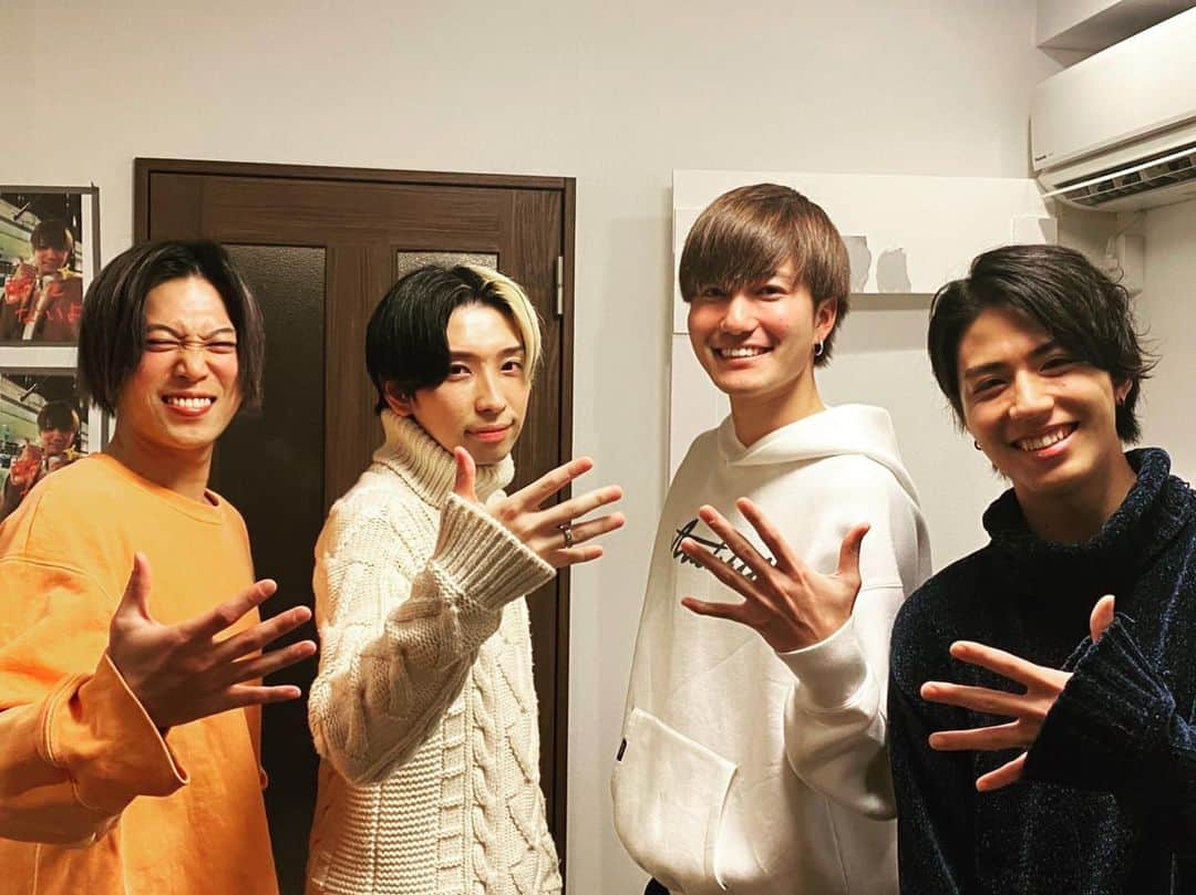 エビスジャップのインスタグラム：「ヒカルさんがうちに来た」