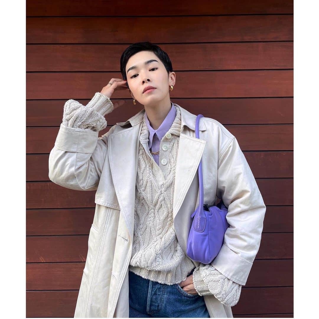 畠山千明のインスタグラム：「🔮🦂 今年は淡い色をボーイッシュに着たいな〜〜💭」