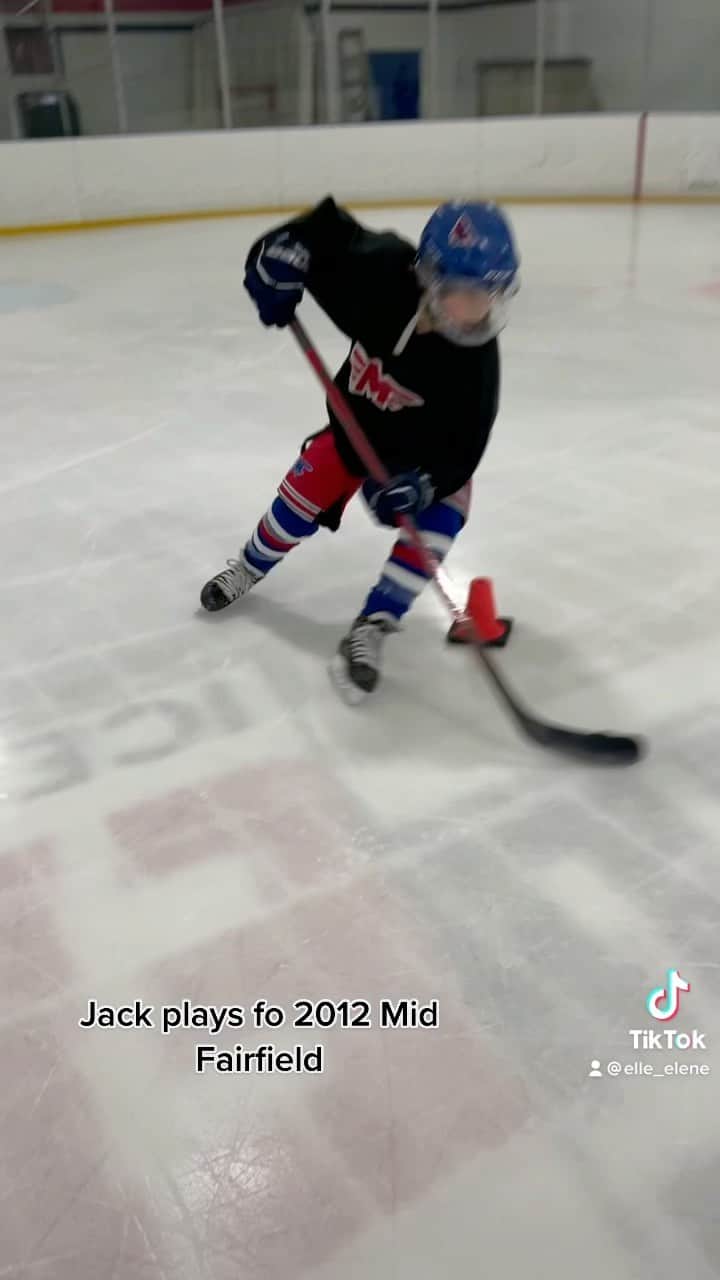 エレーネ・ゲデヴァニシヴィリのインスタグラム：「#hockey #skills #hockeylife #hockeyboys」