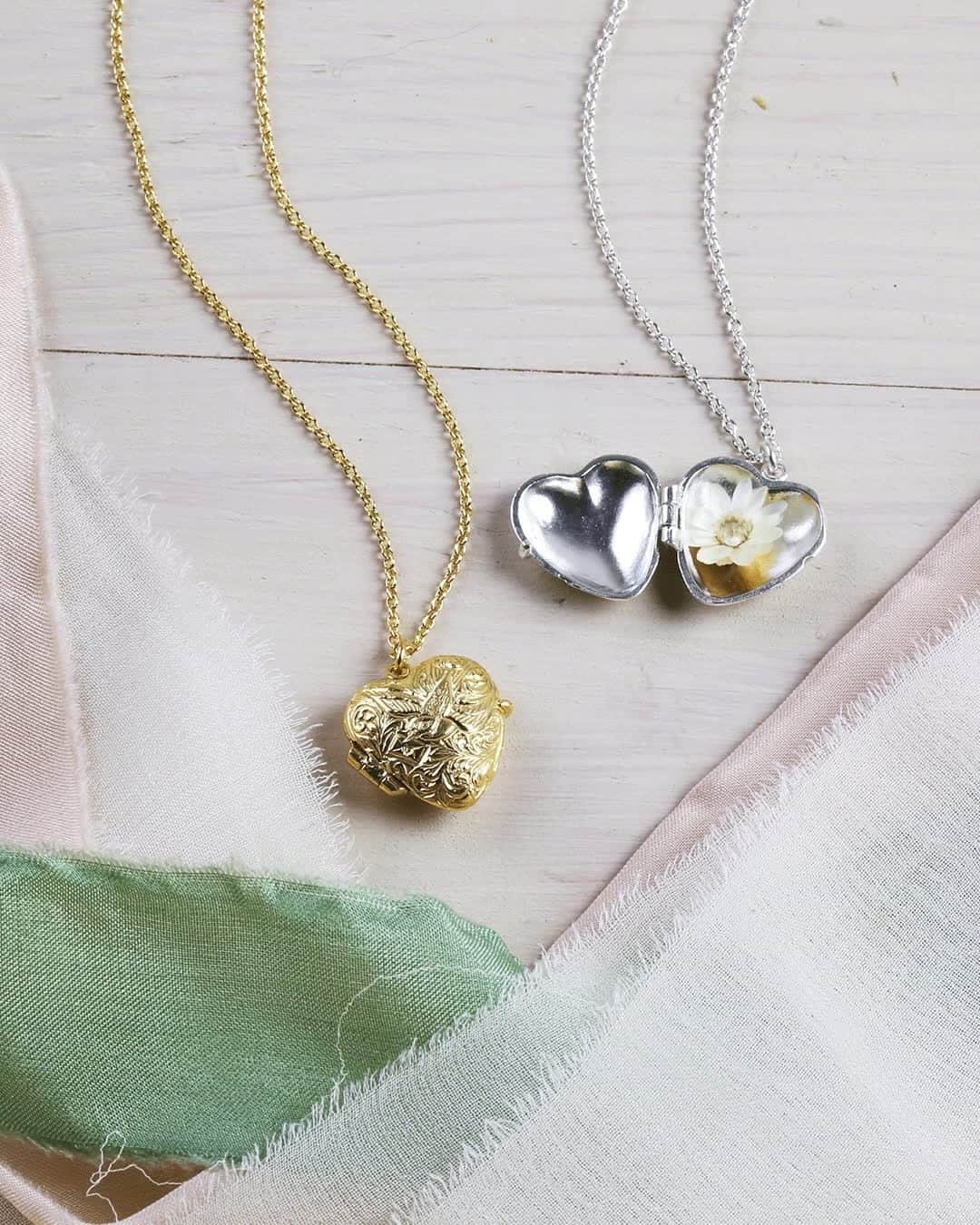 のインスタグラム：「Tokens of love and affection made to be treasured. From decorative hearts blooming with floral details to letters of ‘love’ intricately crafted in a sterling silver script… ❤🌸  Click through our link in bio to explore our 'Hearts in Bloom' Valentines Edit ✨」
