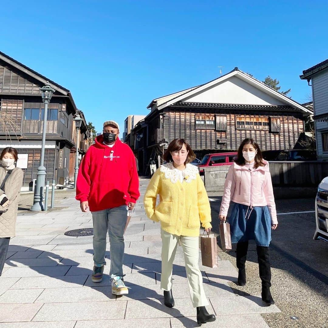 神田愛花さんのインスタグラム写真 - (神田愛花Instagram)「今夜7時〜北陸放送『絶好調W』は❗️ アントニーさん&馬場ももこちゃん&私の3人で楽しくロケをした、３週目😍 ついに最終回でーす🎉 3週にわたって放送して下さり、本当にありがとうございます❤️ 楽しかったなぁ💕 美味しかったなぁ💕💕 興奮したなぁ💕💕💕 カメラが回っていないロケバスの中も、ずーっと笑っておりました😂 またお2人と一緒にロケに行かせて頂きたいです☀️ 完結編、どうぞご覧下さい📺💕  #NYC #ニューヨーク #Barbie #バービー #pink #ピンク #北陸放送 #MRO #絶好調W #アントニー さん #馬場ももこ ちゃん #楽しいロケ #完結編！ #神田愛花」1月26日 17時41分 - aikakanda