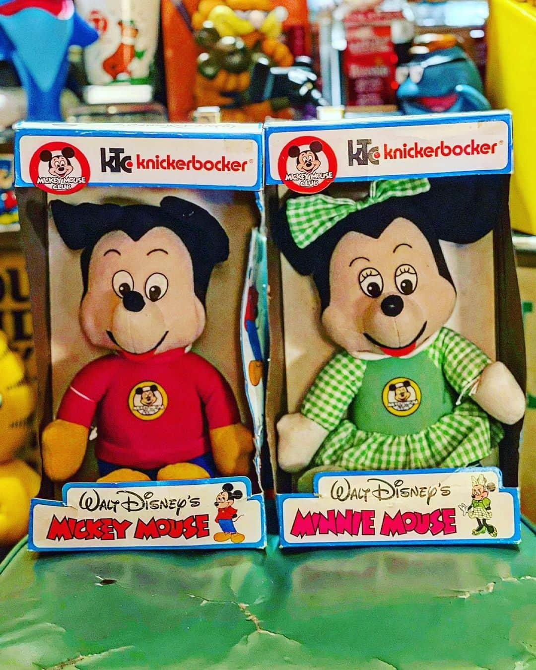 大川知英のインスタグラム：「77's knickerbocker Walt Disney  Mickey Mouse Club Plush with a box このブートチックなデザインのぬいぐるみは素晴らしい🧛🏻‍♂️ 箱付きはやはりお可愛いですね👨🏾 気になってきた方は見つけたらずっぽし🚬 するしかない..upi🤡❗️ #knickerbocker#waltdisney  #mickeymouseclubhouse#plushdoll #box#77s#vintage#ブートチック #箱付き最高#気なるデザイン#ずっぽし #upi#amecajiboys#takatsubase  #アメトイ部#YouTube#captain」