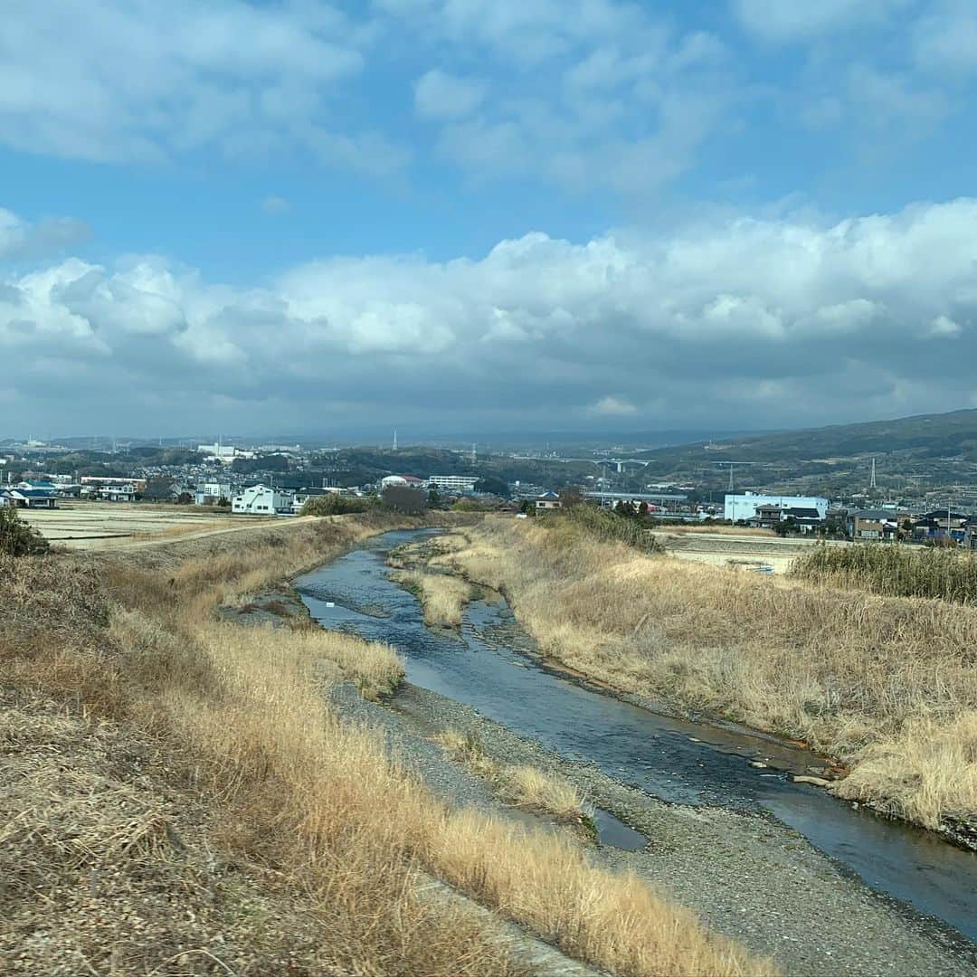 村上ショージさんのインスタグラム写真 - (村上ショージInstagram)「いつもの場所にいつもの富士山がない、、、そうなんですよねいつも有ると思い込んで生きている、あつて当たり前のように生きている消え去ること無くなることを察しながら生きていく事大切なんだなぁ。また顔出してください富士山🗻ありがとう^_^」1月26日 12時14分 - murakamis0528