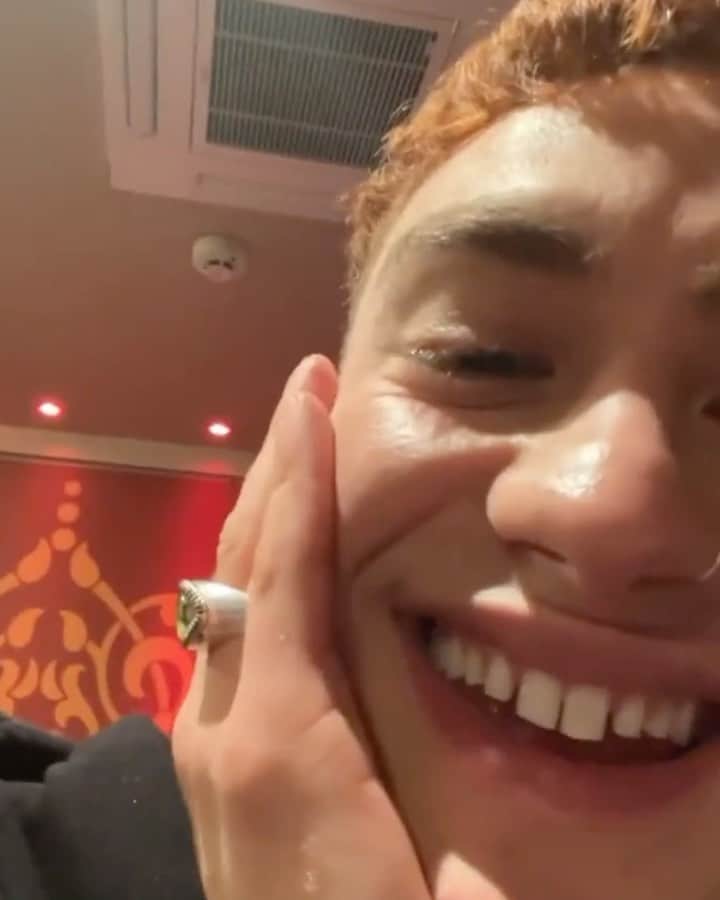 YEARS & YEARSのインスタグラム：「i love love love writing your weird & wonderful personal messages on night call 🥺 i’ve been told there are still a few copies available and i’m signing them today & tomorrow… go get them and the weirdest & most beautiful will be posted on stories (if you want !!) 💙 i love you all, let’s get this #1 spot for our night call hehe 🧜🏻‍♂️ (link in stories)」