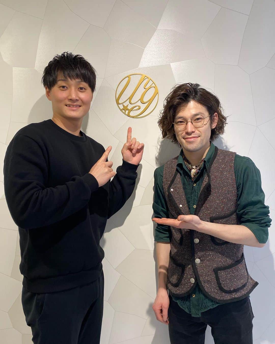 笹山貴哉のインスタグラム：「お世話になってる美容院💇‍♂️ このご時世にはありがたい完全個室の美容院‼︎! 駅近なのもありがたく、そしてめっちゃ丁寧です🤞 皆さんも是非✂︎ ＊一緒に写ってる並河(なみちゃん)は僕　　　　　 と同い年です🤭  愛知県名古屋市西区名駅3丁目10-22 JE名駅 N8Bld 4F 【Grace Unge 名駅　完全個室/髪質改善】」
