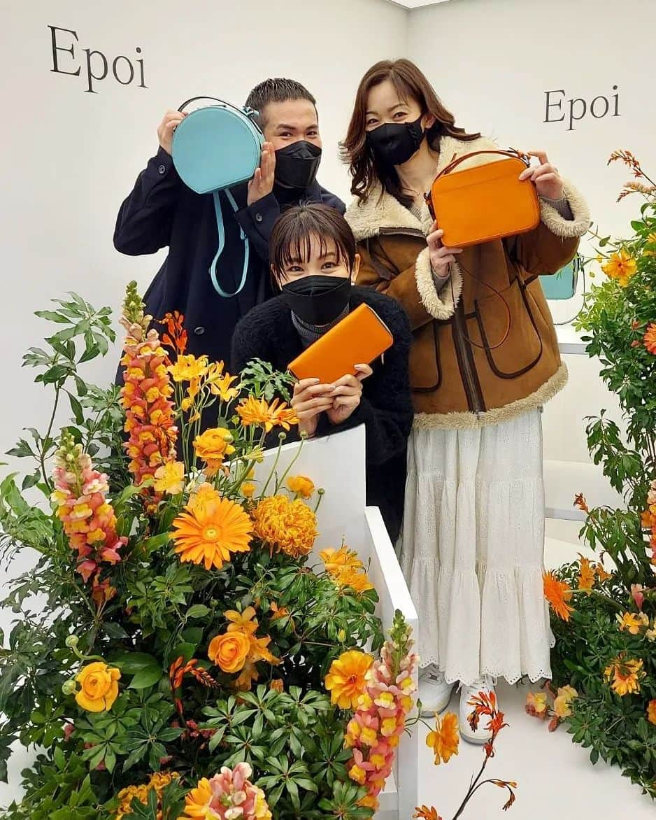 佐藤純さんのインスタグラム写真 - (佐藤純Instagram)「Epoi 👜  2022 Spring & Summer 展示会へ。  @epoi_official  ナオちゃんと行ってきました😊  @nao_nao310   薄くてコンパクトに持てるフラグメントケースにイニシャルを入れてもらいました💕  ナオちゃんはイエロー、私は薄いピンクでお揃い。  春カラーが可愛い‼️  #epoi #エポイ #バッグ #フラグメントケース #展示会 #ママ #ママモデル #モデル #mama #mamamodel #model」1月26日 20時33分 - junsatoidea