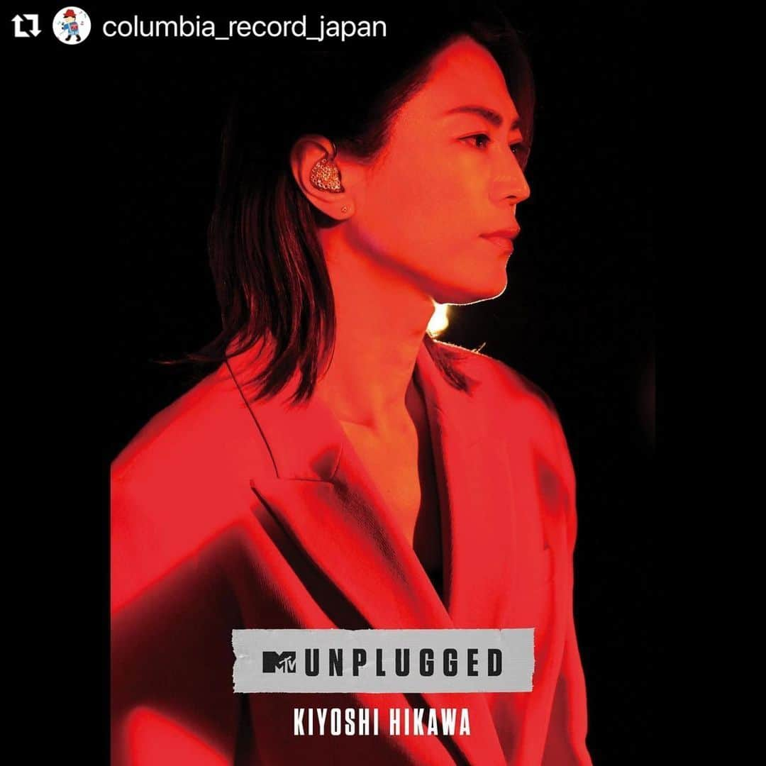 氷川きよしさんのインスタグラム写真 - (氷川きよしInstagram)「#Repost @columbia_record_japan with @make_repost ・・・ ⭐︎ 本日発売！！  氷川きよし DVD「MTV Unplugged:Kiyoshi Hikawa」  氷川きよし新たな挑戦。MTV Unplugged初登場！！ 2021年8月21日にMTVにてOAされた｢MTV Unplugged:Kiyoshi Hikawa｣を未放送分も含めて完全DVD化。  世界中のトップアーティストが出演し、独創的で個性あふれるアコースティックライブの源流としてその歴史を刻んできた「MTV Unplugged」。1989年にニューヨークで初めて実施されて以来、エリック・クラプトン、マライア・キャリー、ニルヴァーナ、オアシス、アデル、ケイティ・ペリーなど、100組を超えるアーティストが出演。  日本制作としては通算41作目となる今回、この伝統的なステージに、日本を代表するボーカリスト、氷川きよしが出演。一夜限りのアコースティックライブで、 自身の代表曲や敬愛するクイーンのカバー「ボヘミアン・ラプソディ」などを披露しました。  #氷川きよし #mtvunplugged #sweetmemories #ボヘミアンラプソディ #限界突破サバイバー #きよしのズンドコ節  @hikawa_kiyoshi_official」1月26日 20時55分 - hikawa_kiyoshi_official