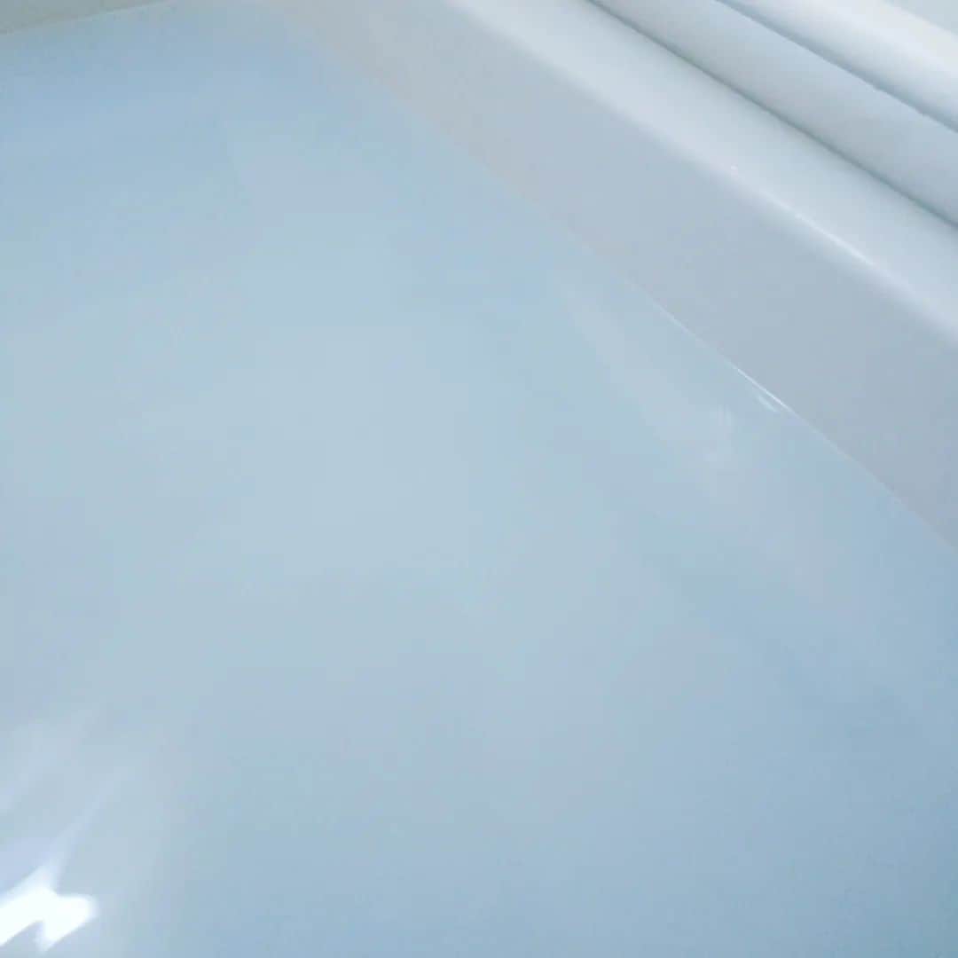 吉井怜さんのインスタグラム写真 - (吉井怜Instagram)「いい湯だな♨️  湯気でクリアに写らなかったけど💦  入浴剤好きなんだな♨️」1月26日 23時35分 - rei_yoshii