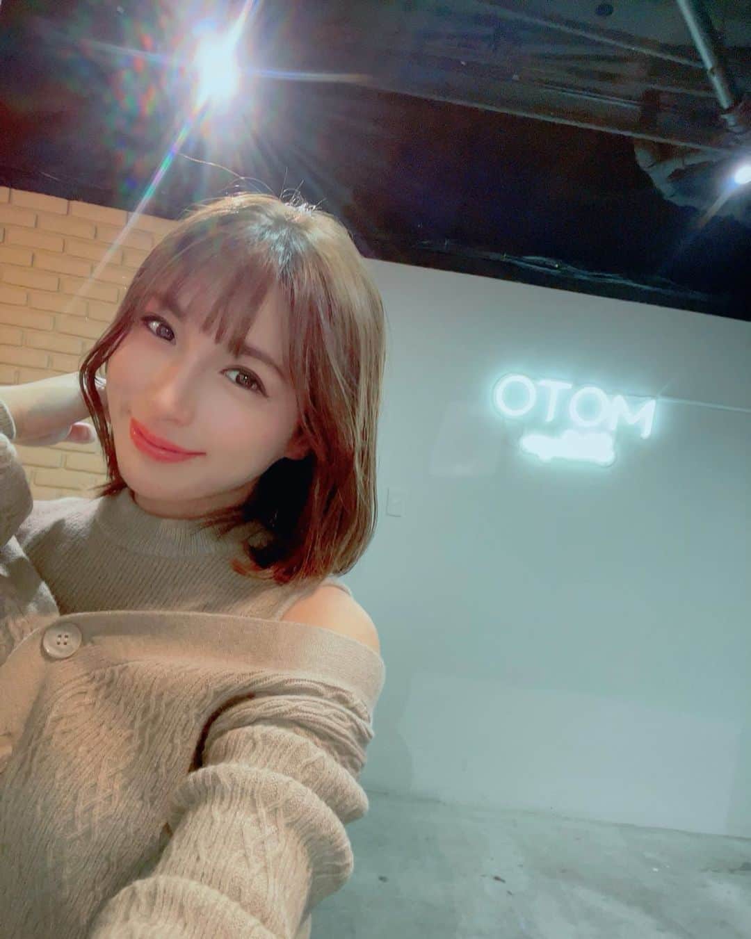 星野ナミのインスタグラム：「イメチェン💫  バイオレット入れると透け感とツヤ感出るのでナチュラルにしたい時はおススメ💜」