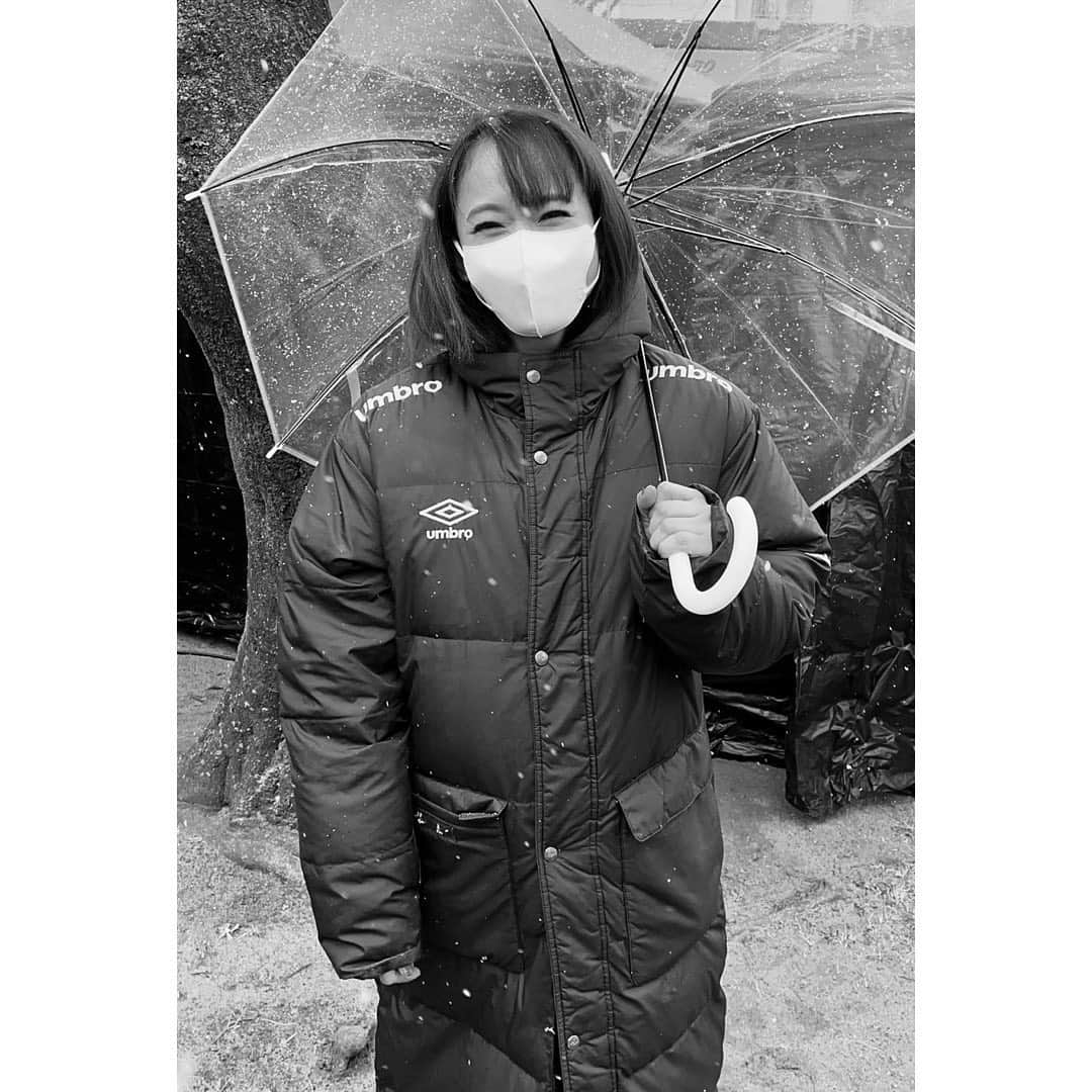 ソニンのインスタグラム：「. #となりのチカラ 今夜9時 第2回目放送‼️  次回予告までお見逃しなく… いよいよ…  #写真はある日撮影中の大雪発生 #皆さま暖かく #おうちでチカラ」