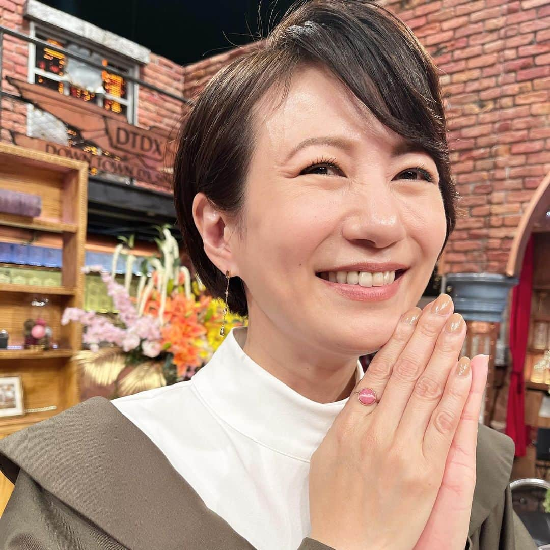 馬場典子さんのインスタグラム写真 - (馬場典子Instagram)「1/27(木)22:00〜は 読売テレビ（NTV系列） #ダウンタウンDX  元民放キー局そろい踏み！ 普段から仲良くして頂いている #木佐彩子 さんと#中村仁美 ちゃん、 実は同じ事務所の#竹内由恵 さん、#吉田明世 さん、 初めましての#秋元玲奈 さん、 心強かった！元同僚の#上田まりえ ちゃん。  全員集合！と思っていたのに、 仁美ちゃんがいなかった（笑）  ワンピース　LA BELLE ETUDE @labelleetude_official  ピアスVENDOME AOYAMA @vendomeaoyama_official  リング　warmth @warmth.tokyo  ブーツ　SEVEN TWELVE THIRTY @seven_twelve_thirty.official  #馬場典子 #ばばちゃんネル」1月27日 9時31分 - baba_channel